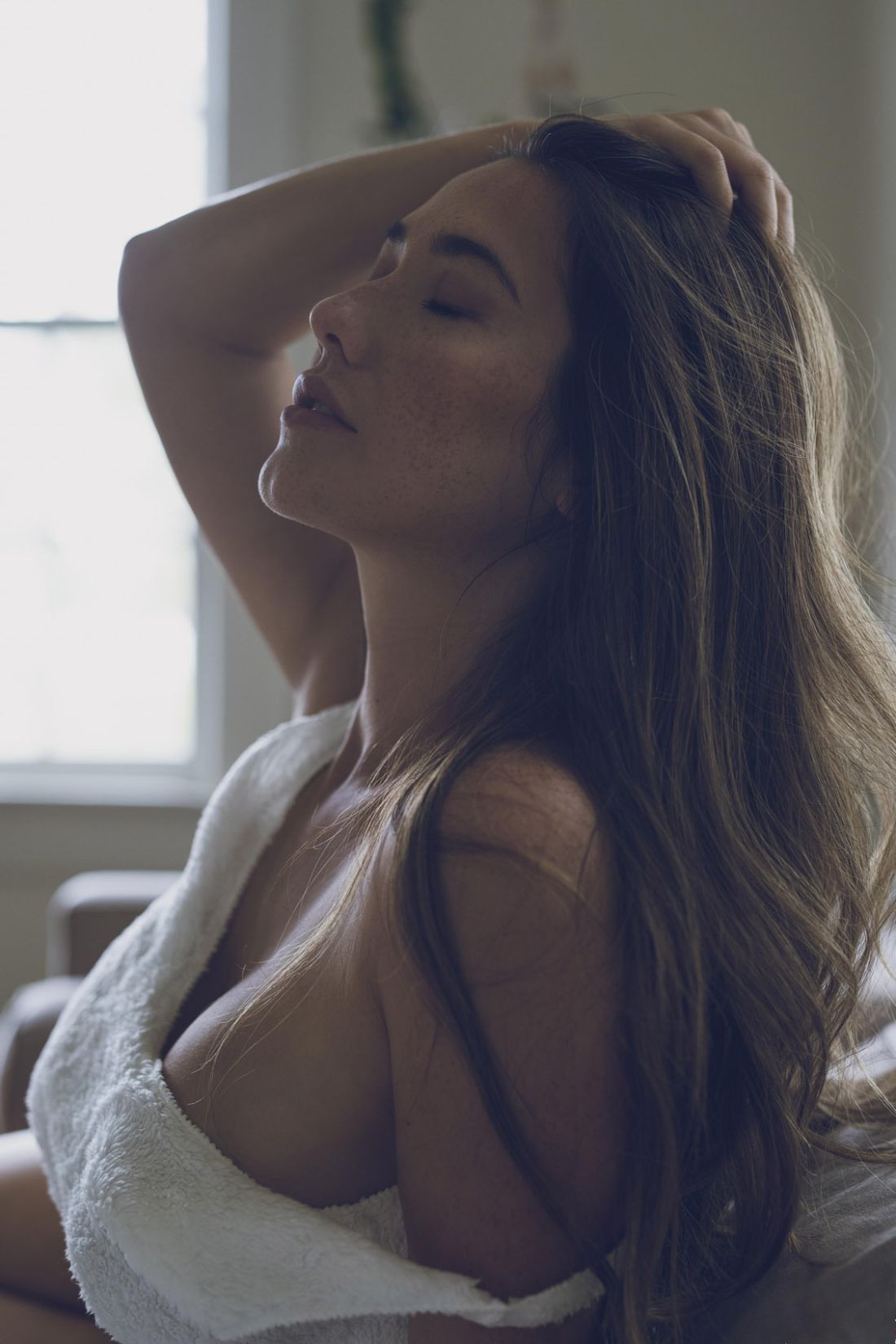 1100x1650, 223 Kb / Eva Lovia, веснушки