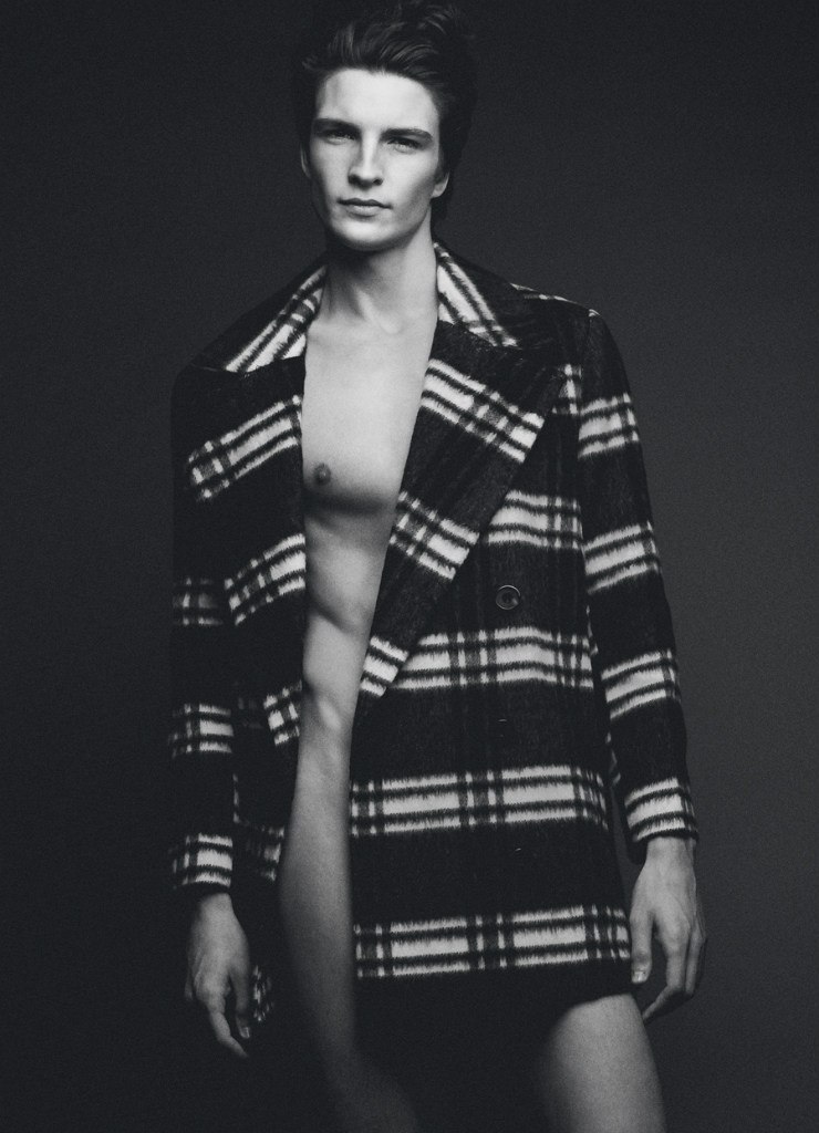 740x1024, 111 Kb / портрет, ч/б, пальто, модель