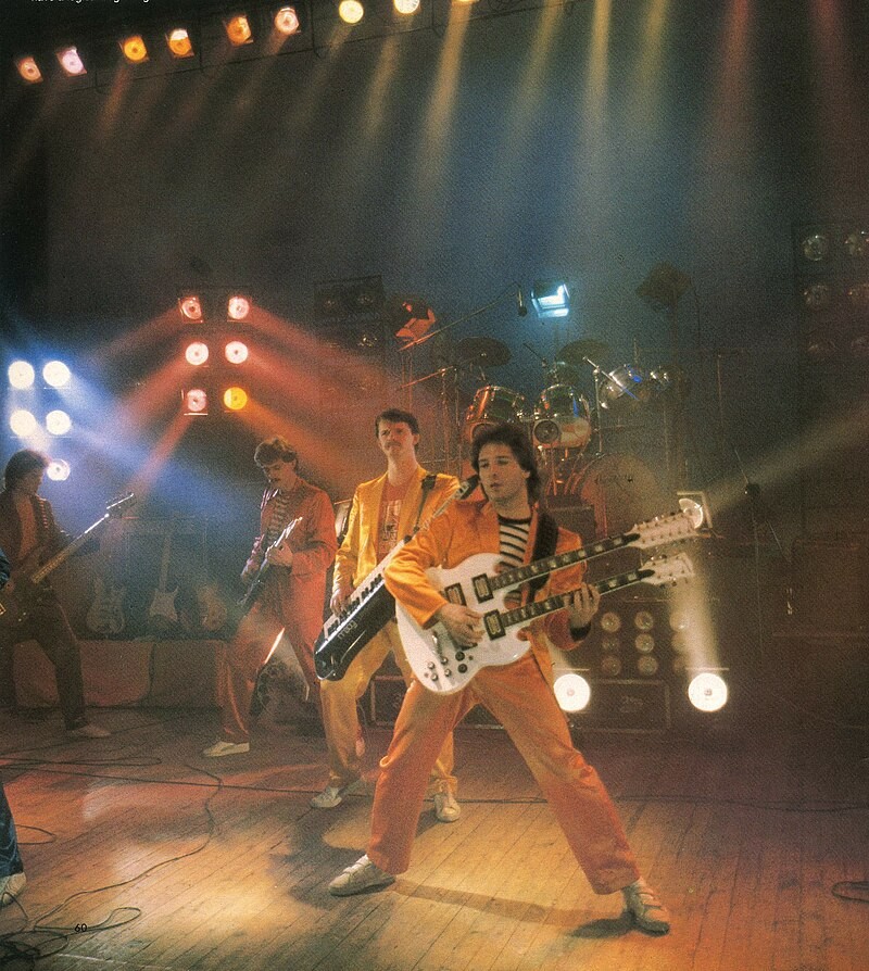 800x894, 216 Kb / ВИА, Земляне, концерт, гитара, СССР, сцена