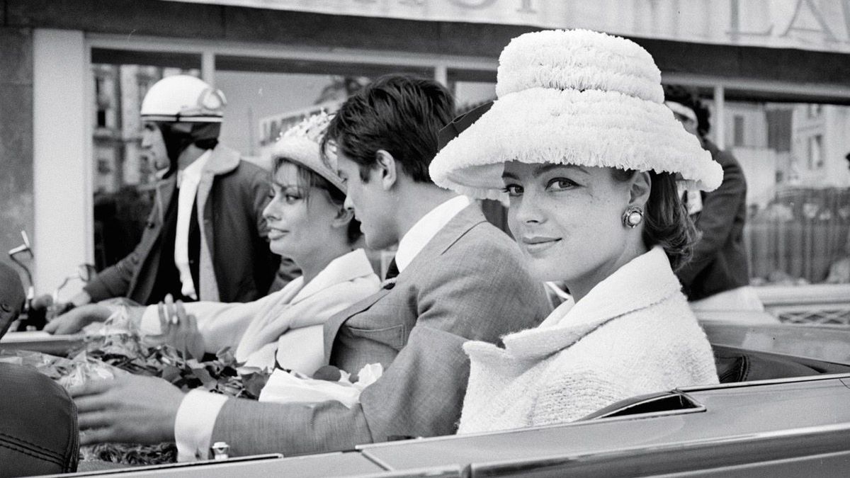 1200x675, 121 Kb / Софи Лорен, Ален Делон, Роми Шнайдер, ч/б