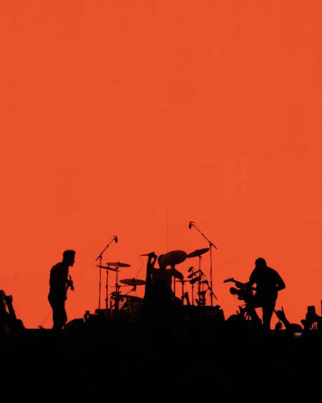 1080x1350, 48 Kb / красный, концерт