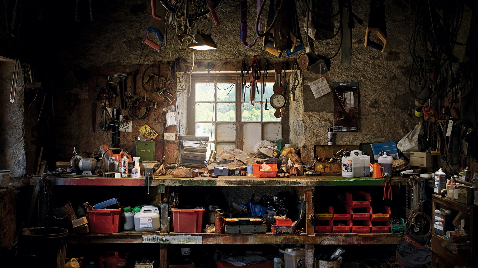 1536x864, 551 Kb / мастерская, инстрменты, мужская территория, бардак