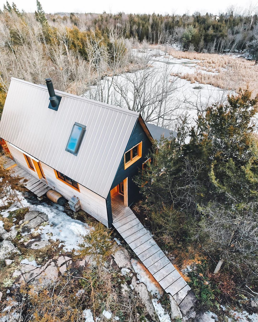 1080x1344, 479 Kb / дом, бочка, лес, снег, дорожка