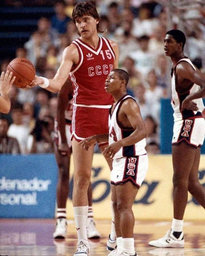 849x1063, 106 Kb / Сабонис, баскетбол, мяч, СССР