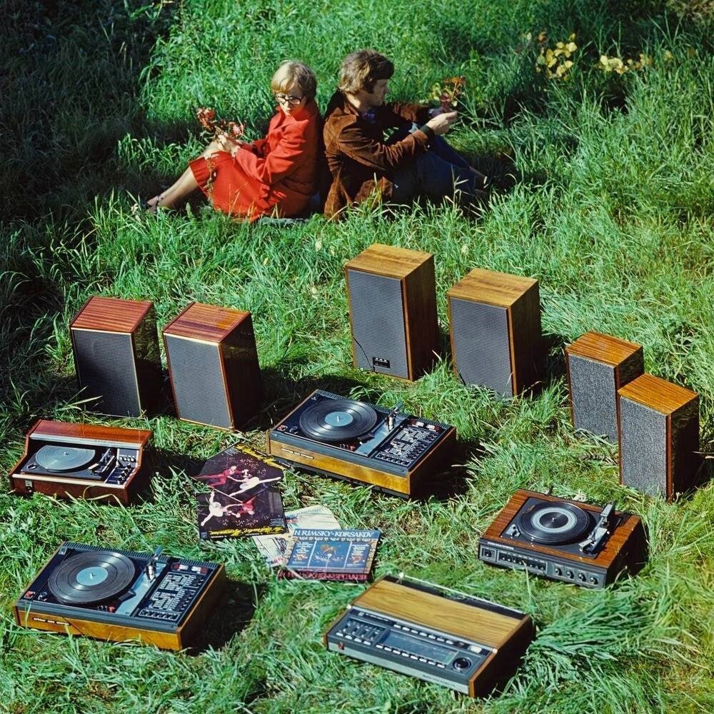 1000x1000, 337 Kb / Проигрыватель, магнитофон, винил, Бердск, СССР