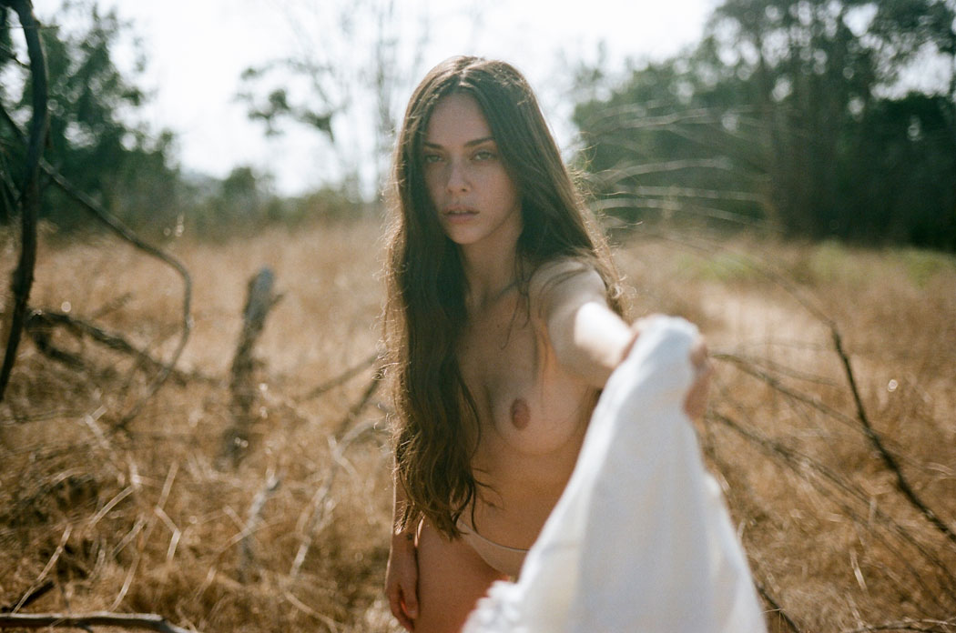 1050x696, 130 Kb / Charlotte Jane, трава, платье, трусы, стринги, лес, локоны