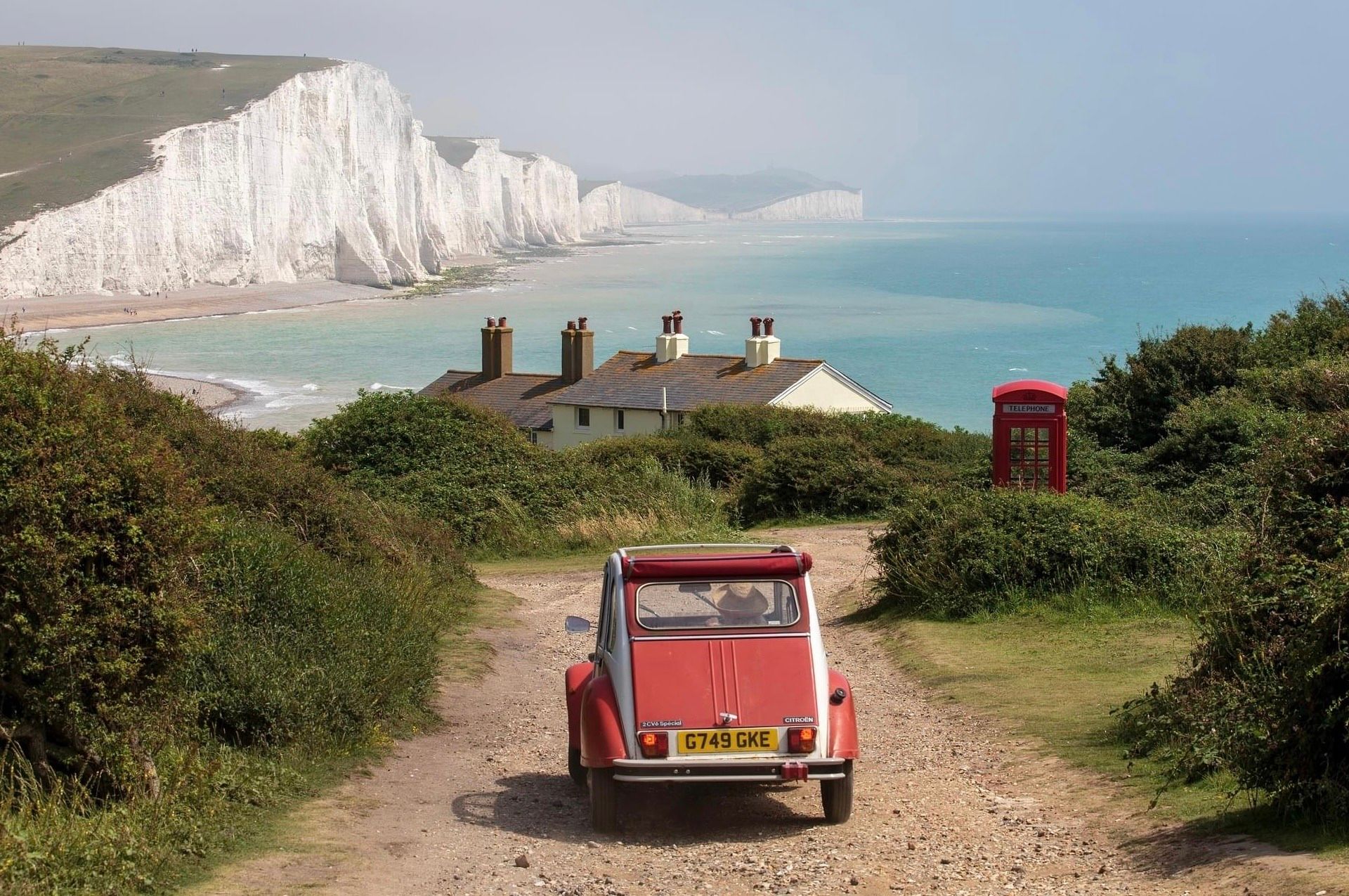 1920x1275, 493 Kb / автомобиль, классика, ретро, Citroen, телефон, обрыв,  горы, скалы, побережье