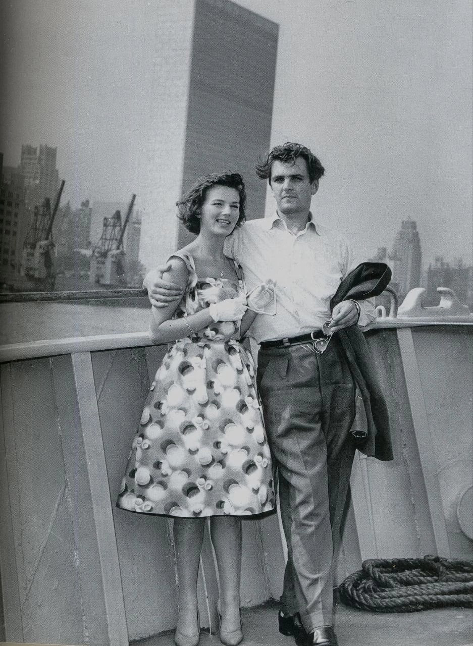 937x1280, 240 Kb / Юрий Яковлев, ч/б, пиджак, платье, США, очки