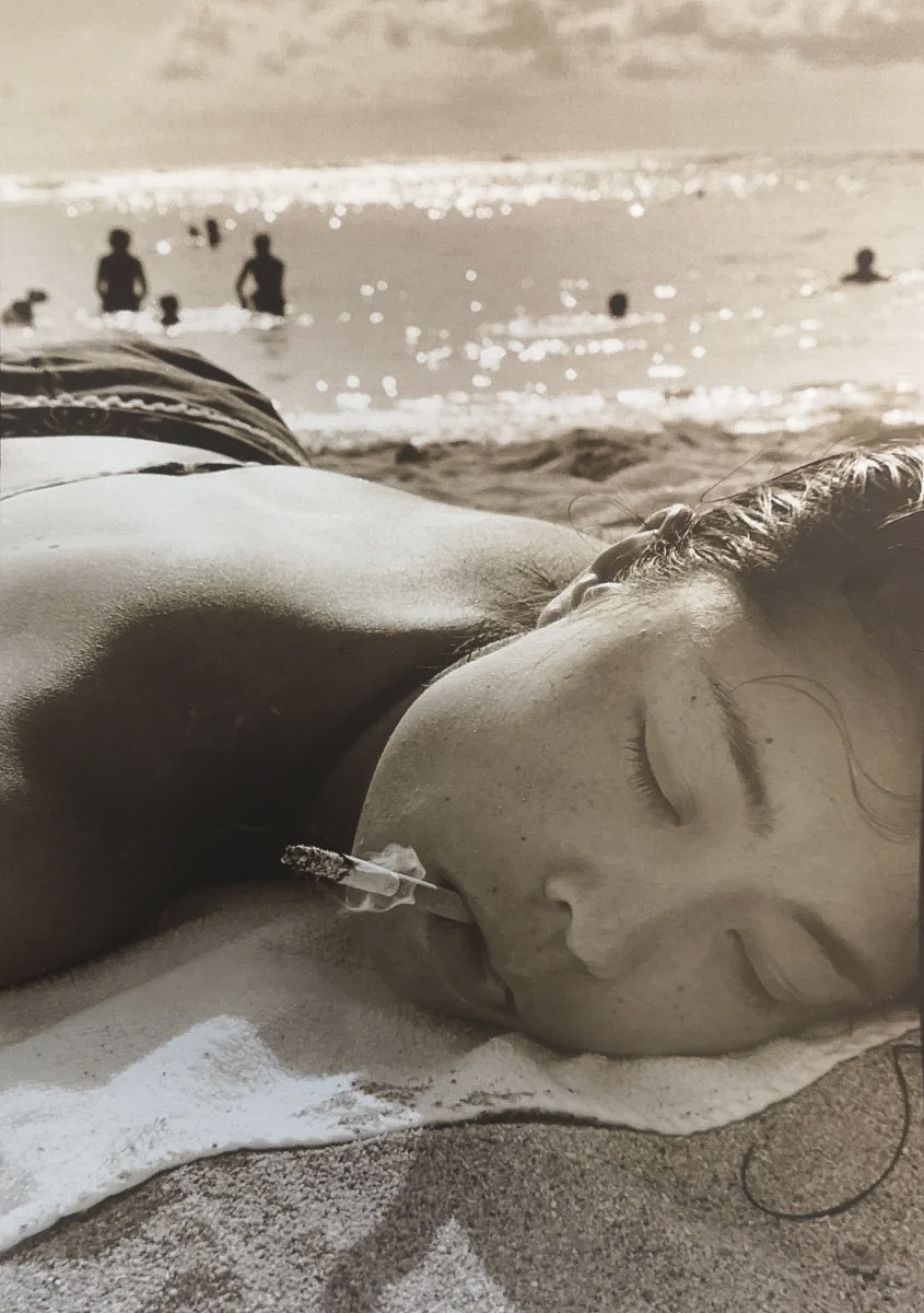 845x1200, 247 Kb / сигарета, пляж, ч/б