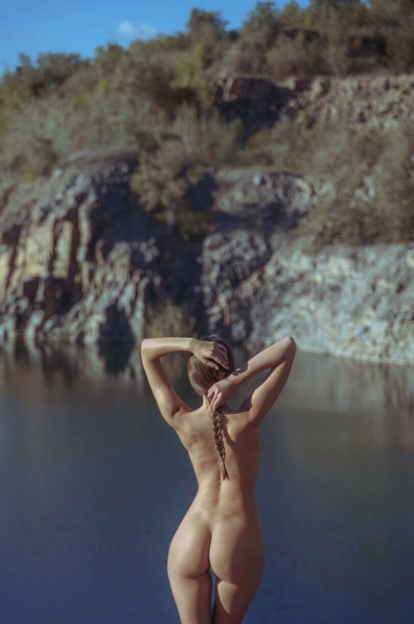 811x1221, 101 Kb / море, скалы, обрыв, ямочки, коса