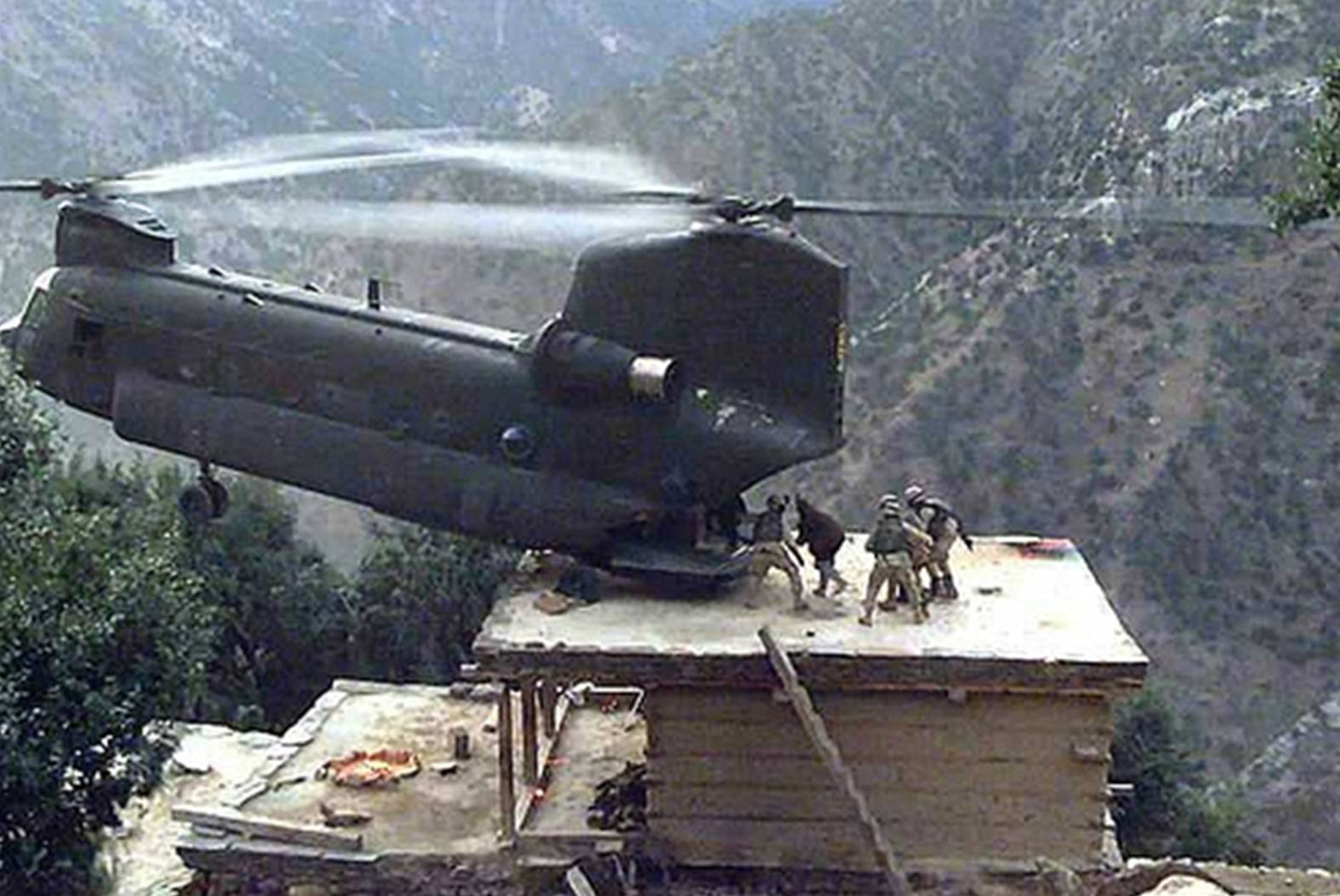 1575x1053, 165 Kb / Вертолёт, Афганистан, эвакуация