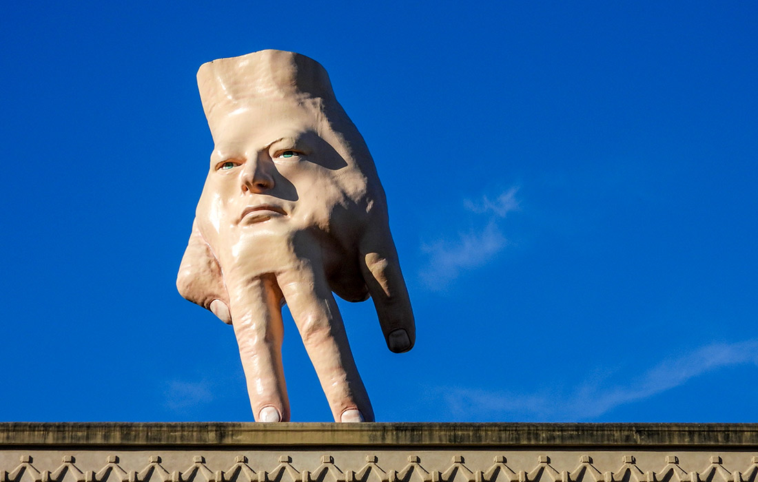 1100x700, 140 Kb / Скульптура, рука, квази