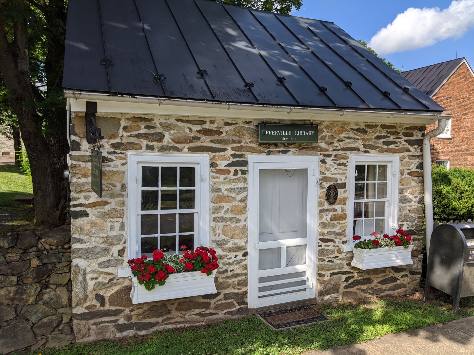 1920x1440, 570 Kb / библиотека, домик