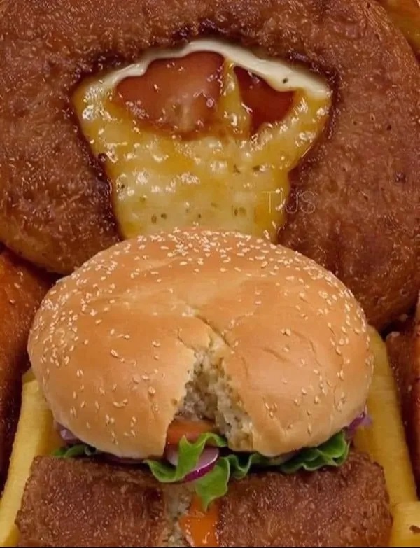 600x783, 142 Kb / гамбургер, показалось