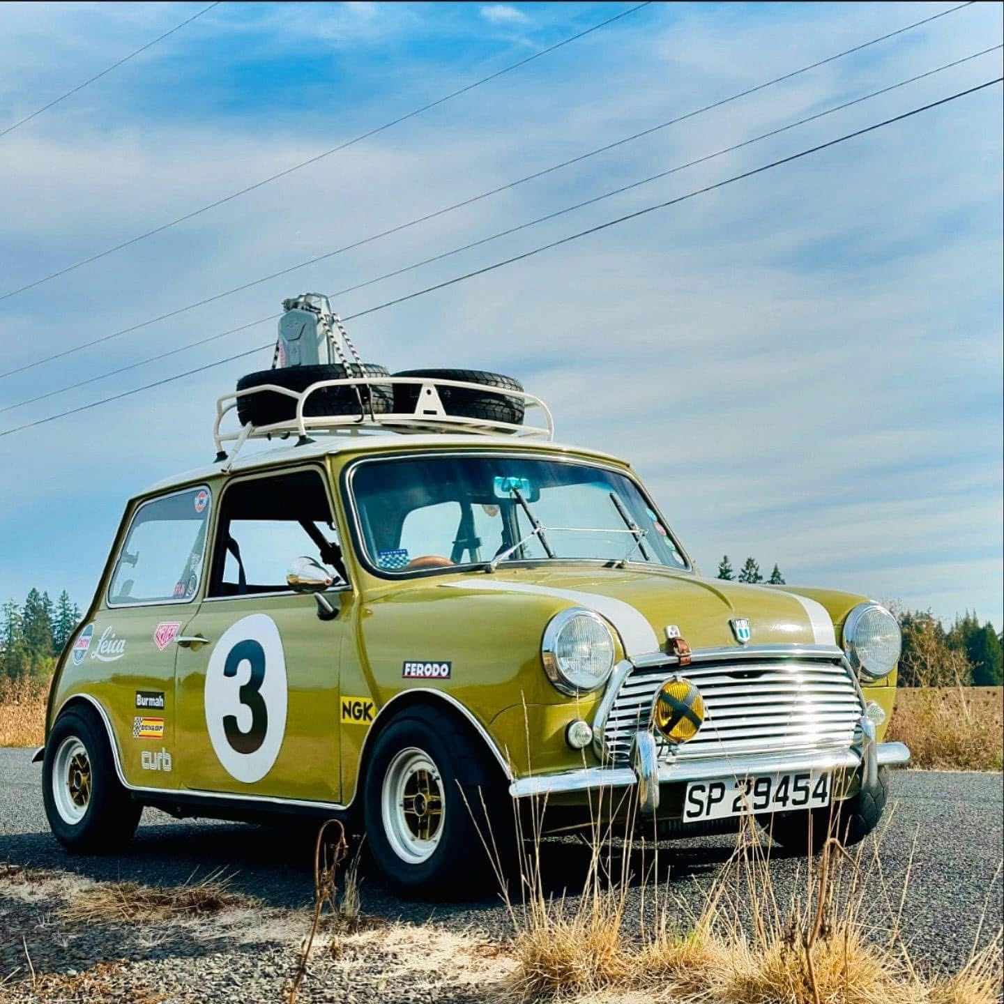 1440x1440, 323 Kb / автомобиль, классика, ретро, багажник, запаска, канистра, 3