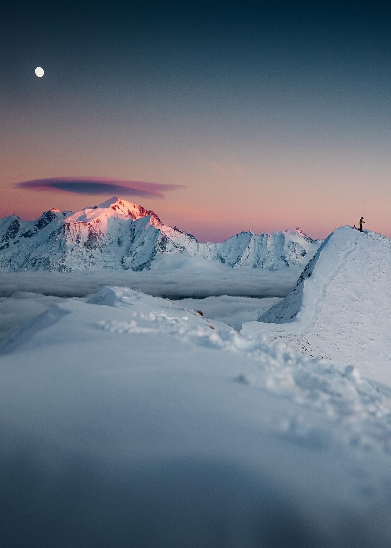 1281x1796, 333 Kb / горы, скалы, снег, альпинист