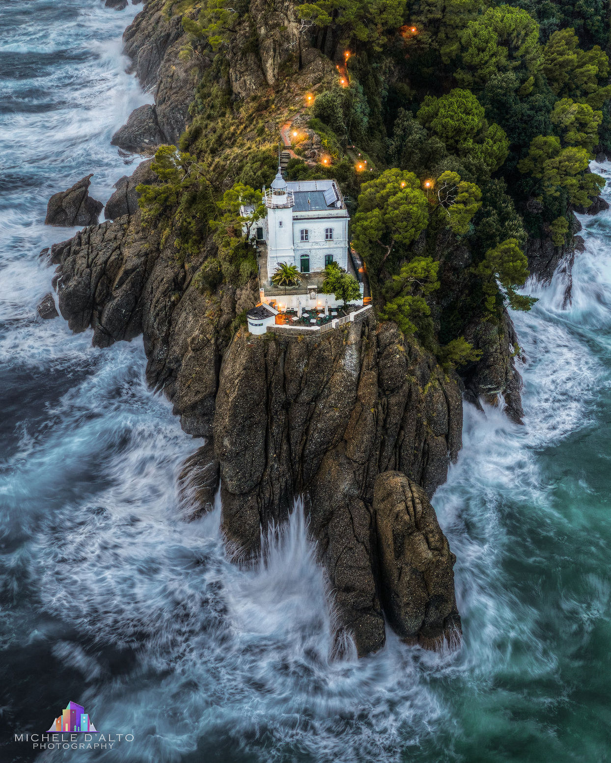 1244x1555, 585 Kb / Маяк, Италия, Портофино, горы, скалы