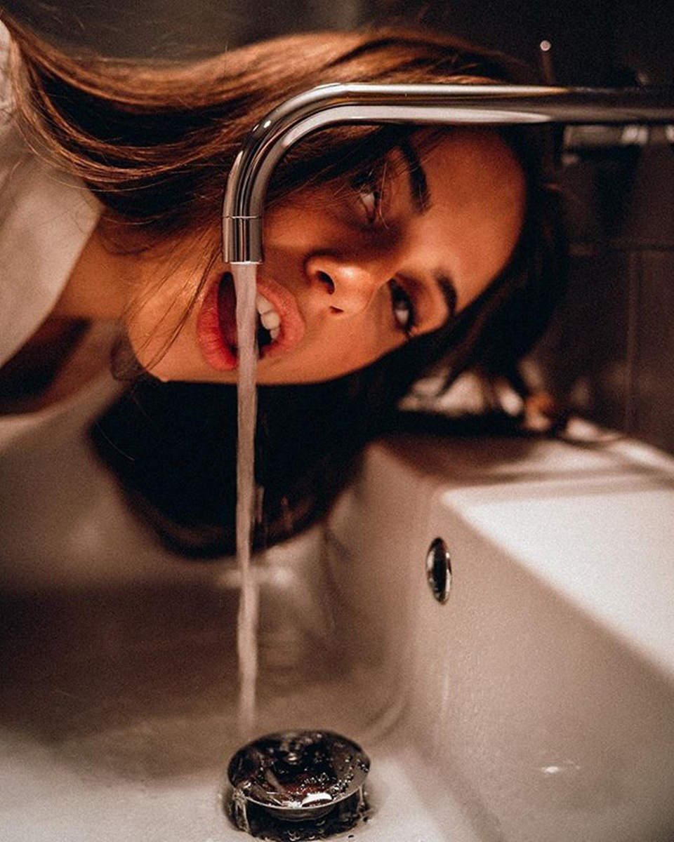 960x1200, 286 Kb / раковина, струя, кончик, кран, пьет