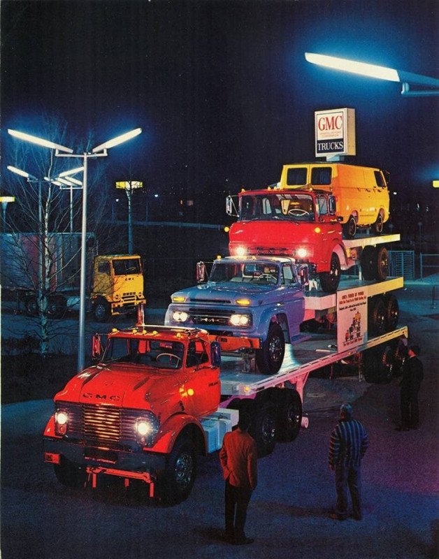 628x800, 163 Kb / автомобиль, классика, ретро, GMC, выставка, пирамида, США