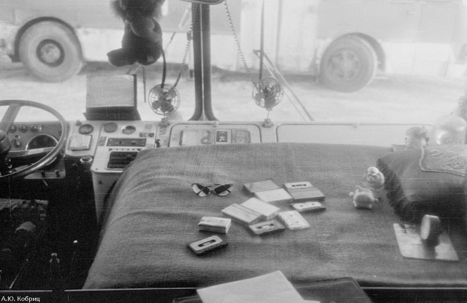 1500x972, 220 Kb / ч/б, лиаз, автобус, кассета