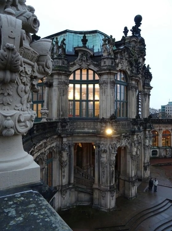 559x752, 129 Kb / Цвингер, дрезден