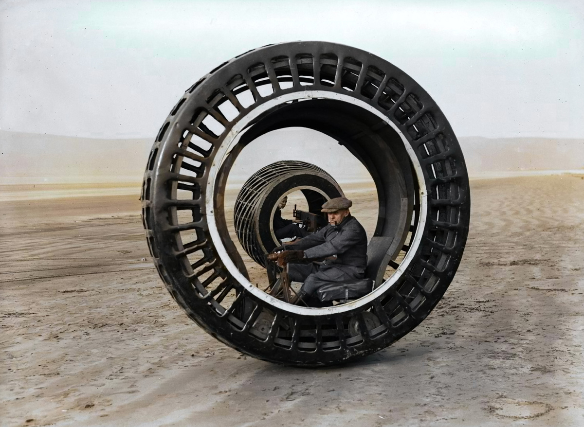 1200x878, 373 Kb / автомобиль, классика, ретро, колесо, кепка, трубка, Динасфера