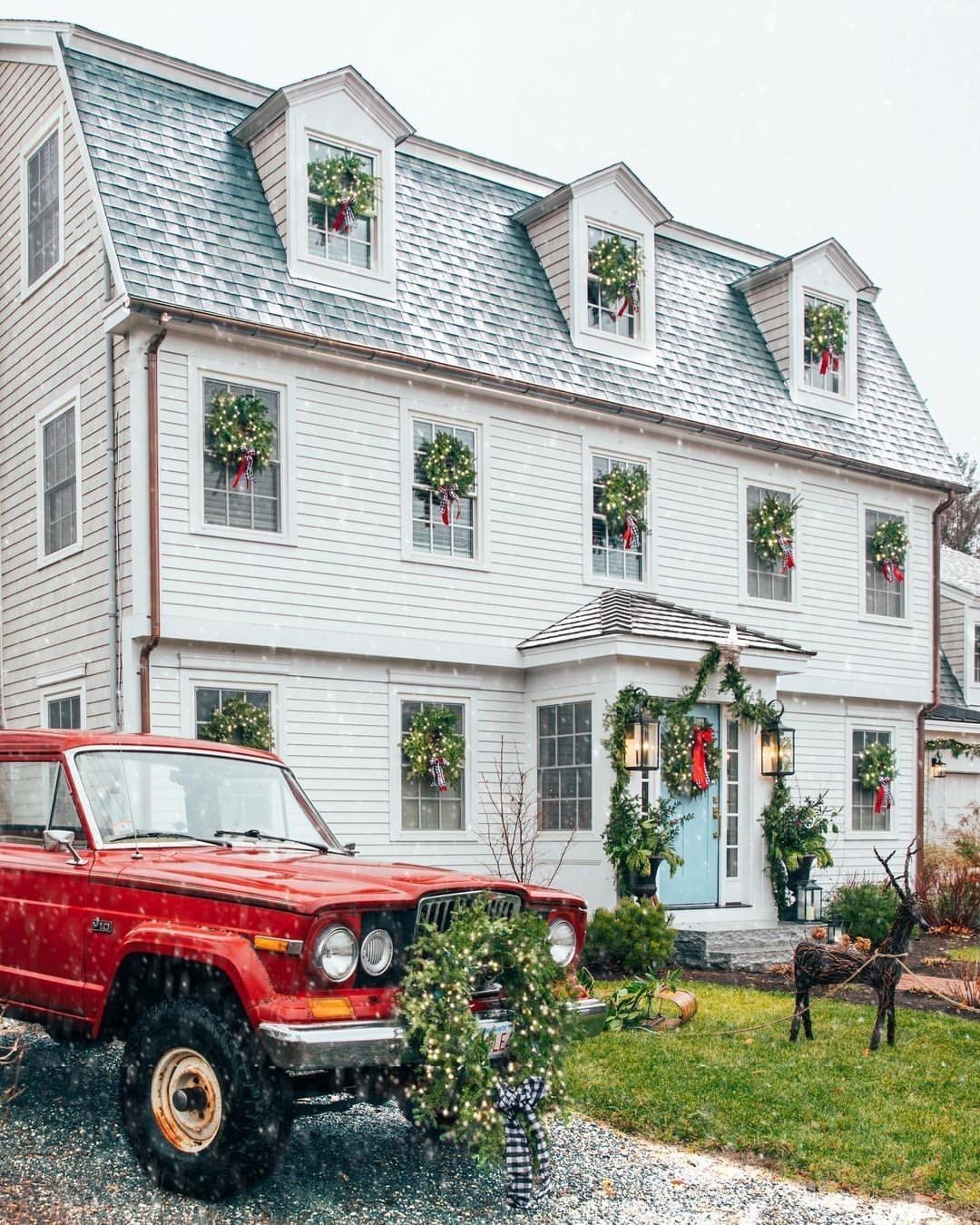 1080x1350, 356 Kb / автомобиль, классика, ретро, дом, олень, венок, украшение, рождество