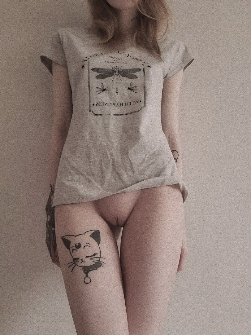 811x1081, 259 Kb / стена, стрекоза, без головы, тату