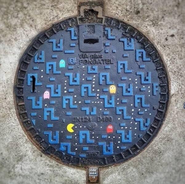 601x600, 71 Kb / люк, Pac-Man, пакман, канализационный люк