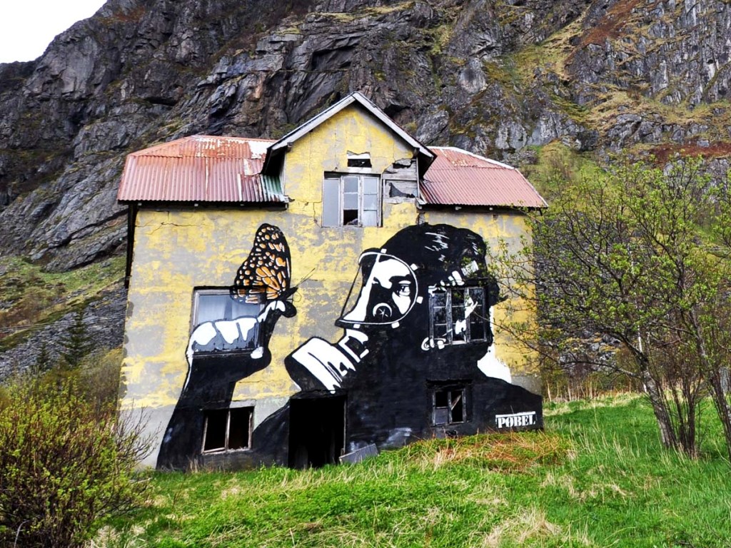 1024x768, 323 Kb / нюксунд,природа,деревня,заброшка,граффити