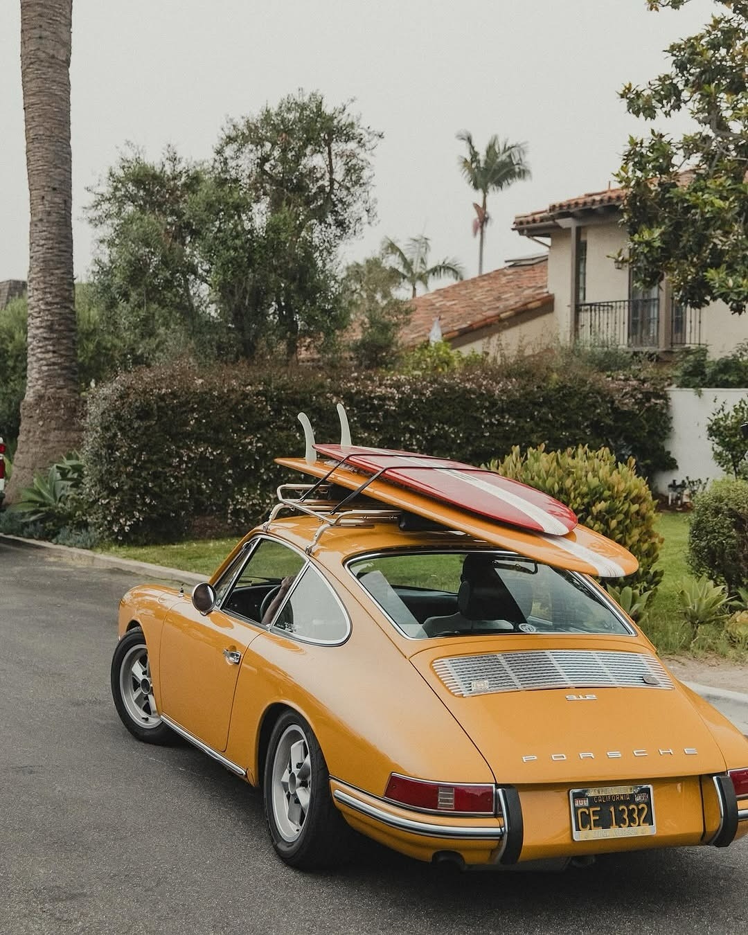 1080x1350, 320 Kb / автомобиль, классика, ретро, Porsche, серфинг, доска, пальма