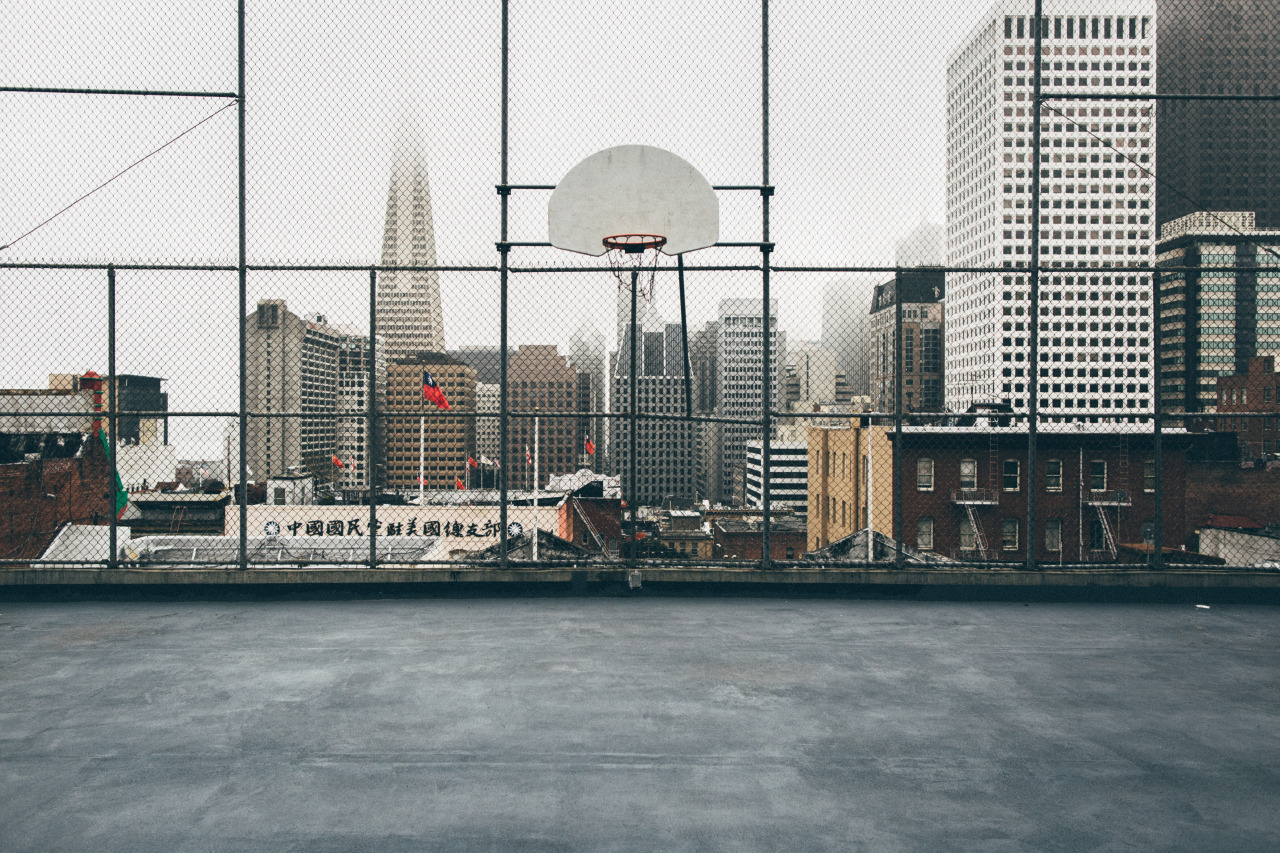 1280x853, 533 Kb / Баскетбольная площадка, сетка, кольцо, город