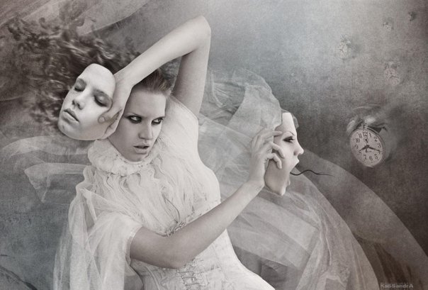 604x409, 46 Kb / маска, часы, ч/б