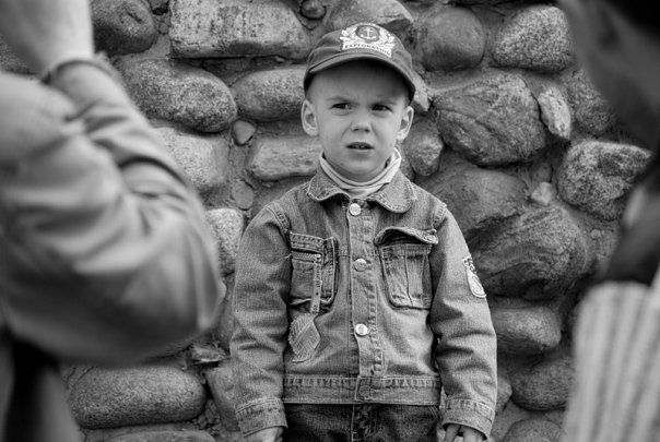 604x405, 57 Kb / ч/б, мальчик