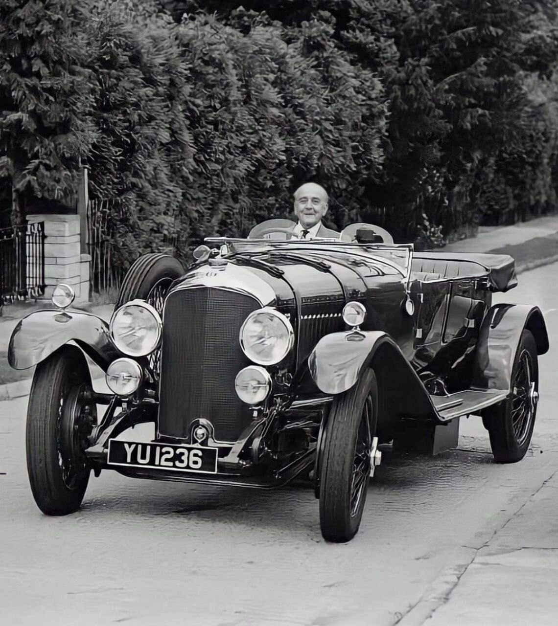 1140x1280, 249 Kb / автомобиль,классика, ретро, ч/б, Bentley