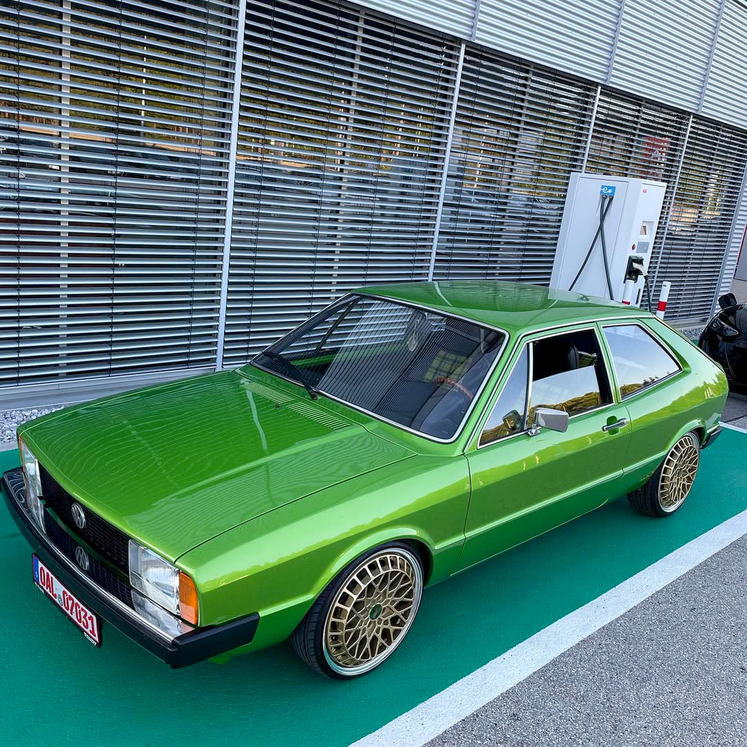 1080x1080, 491 Kb / автомобиль, классика, ретро, Volkswagen, Scirocco