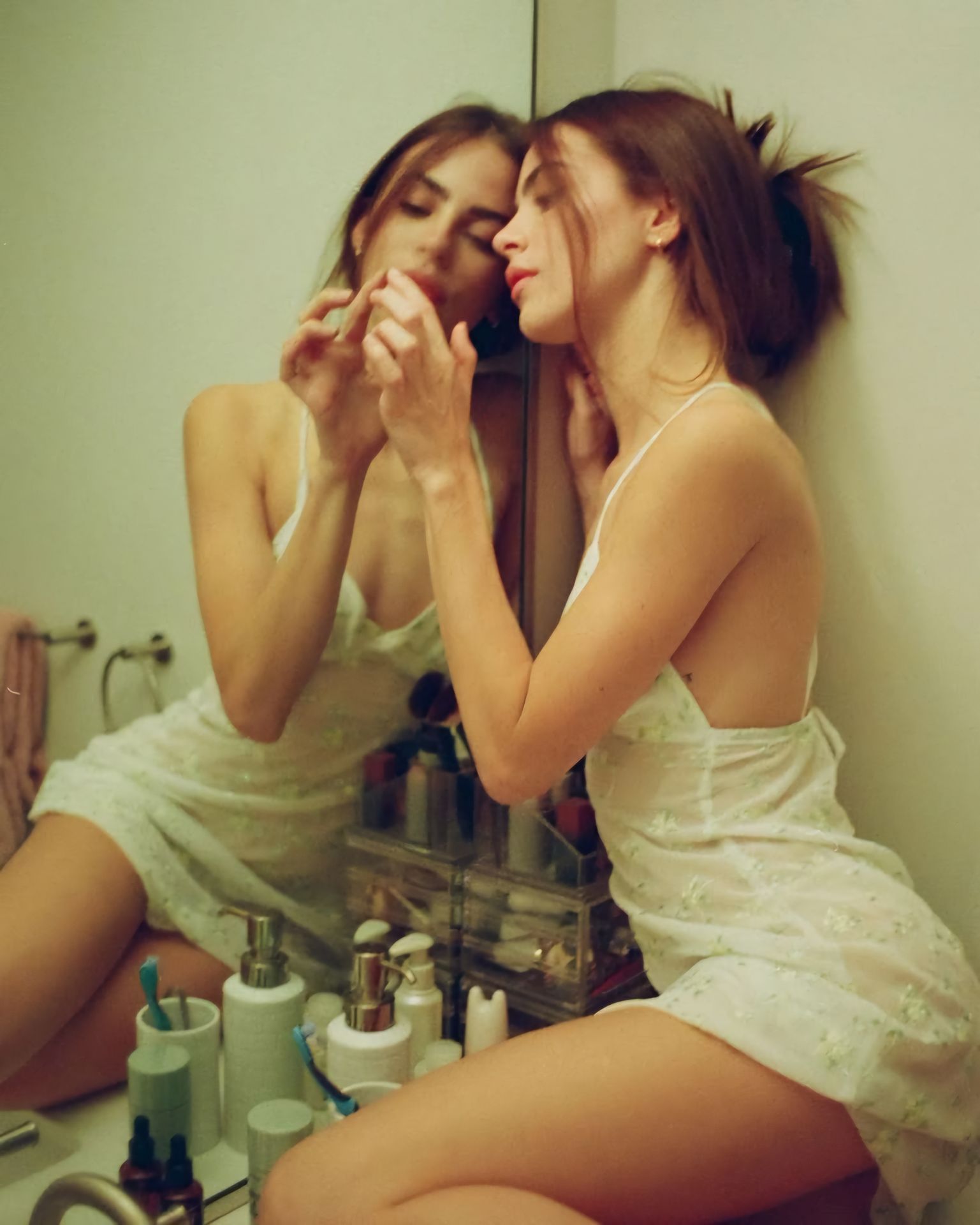 1537x1920, 170 Kb / Отражение, зеркало