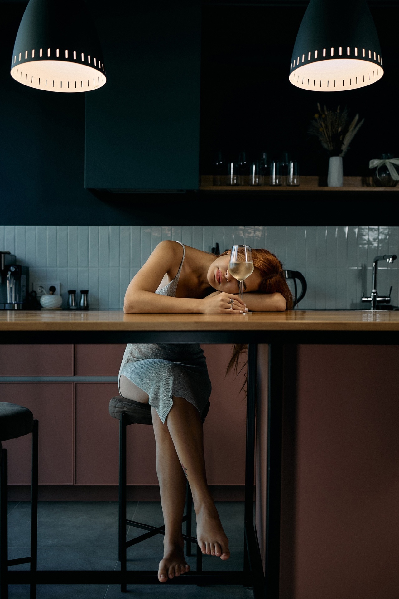 1280x1920, 599 Kb / Столешница, кухня, фонарь, бокал