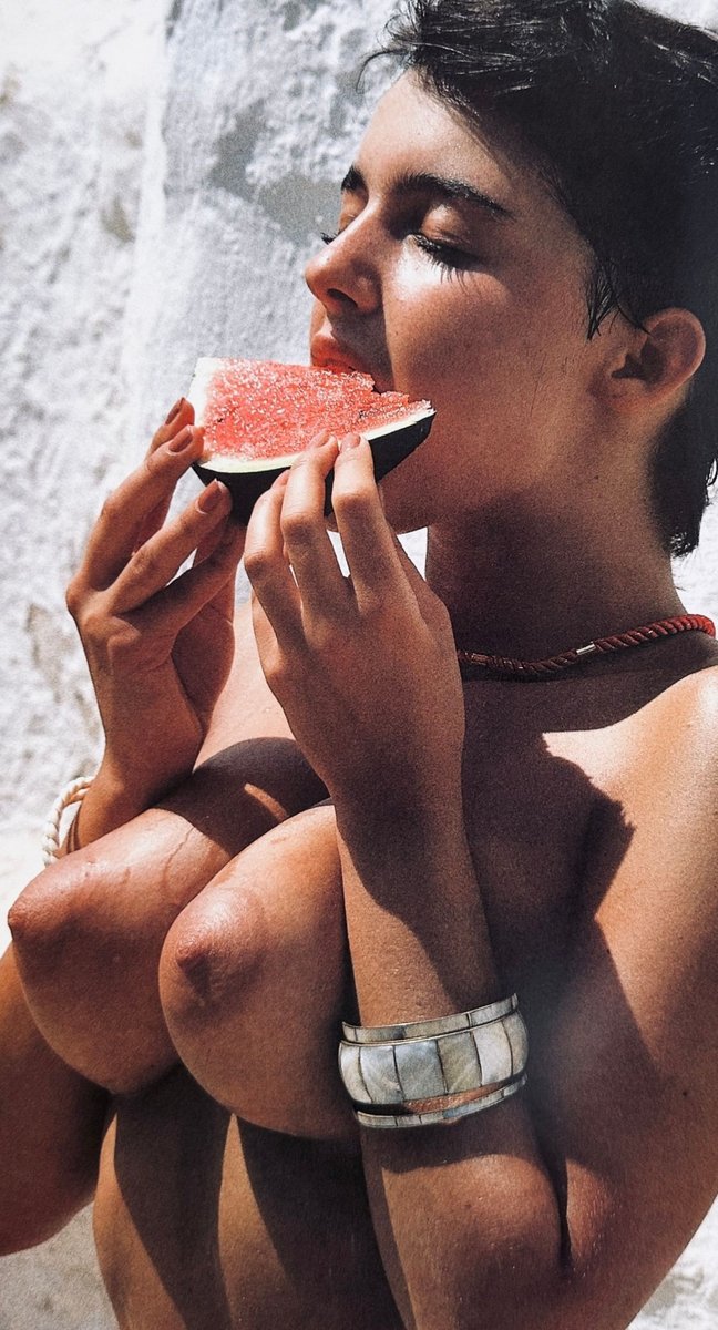 648x1200, 160 Kb / украшение, арбуз, загар, Rowan Moore