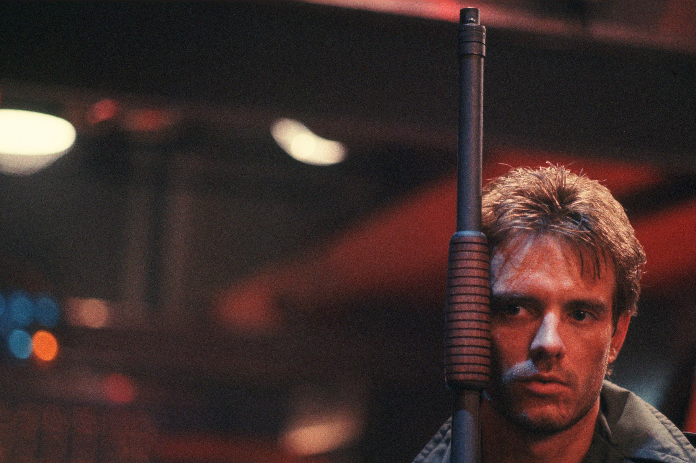 2424x1612, 537 Kb / майкл бин, кайл риз, ружье, дробовик, терминатор