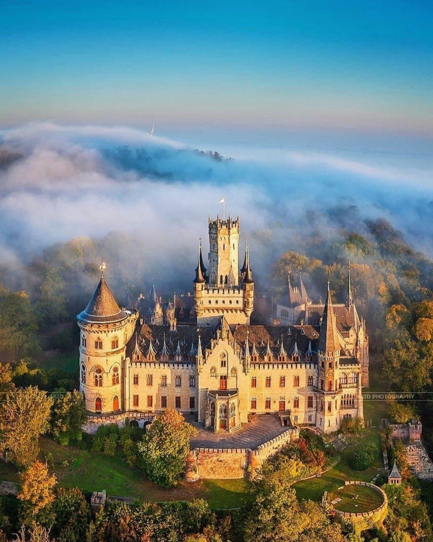 1424x1781, 379 Kb / Замок Мариенбург, Германия, Ганновер