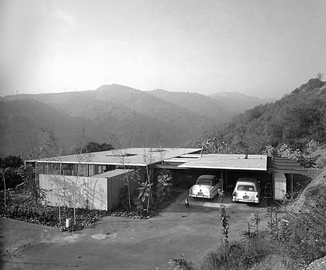 1100x910, 395 Kb / автомобиль, классика, ретро, ч/б, дом, парковка, гараж, Калифорния, США, архитектура