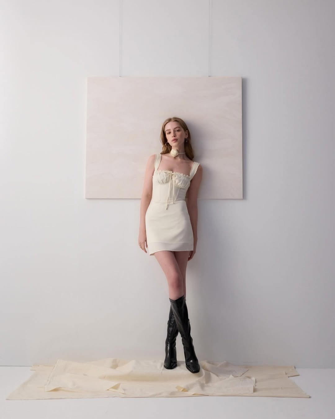 1080x1350, 157 Kb / Квадрат, сапоги, украшение