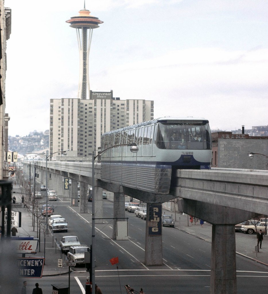 934x1024, 152 Kb / Улица, монорельс, поезд, башня, вышка, Сиэтл, США