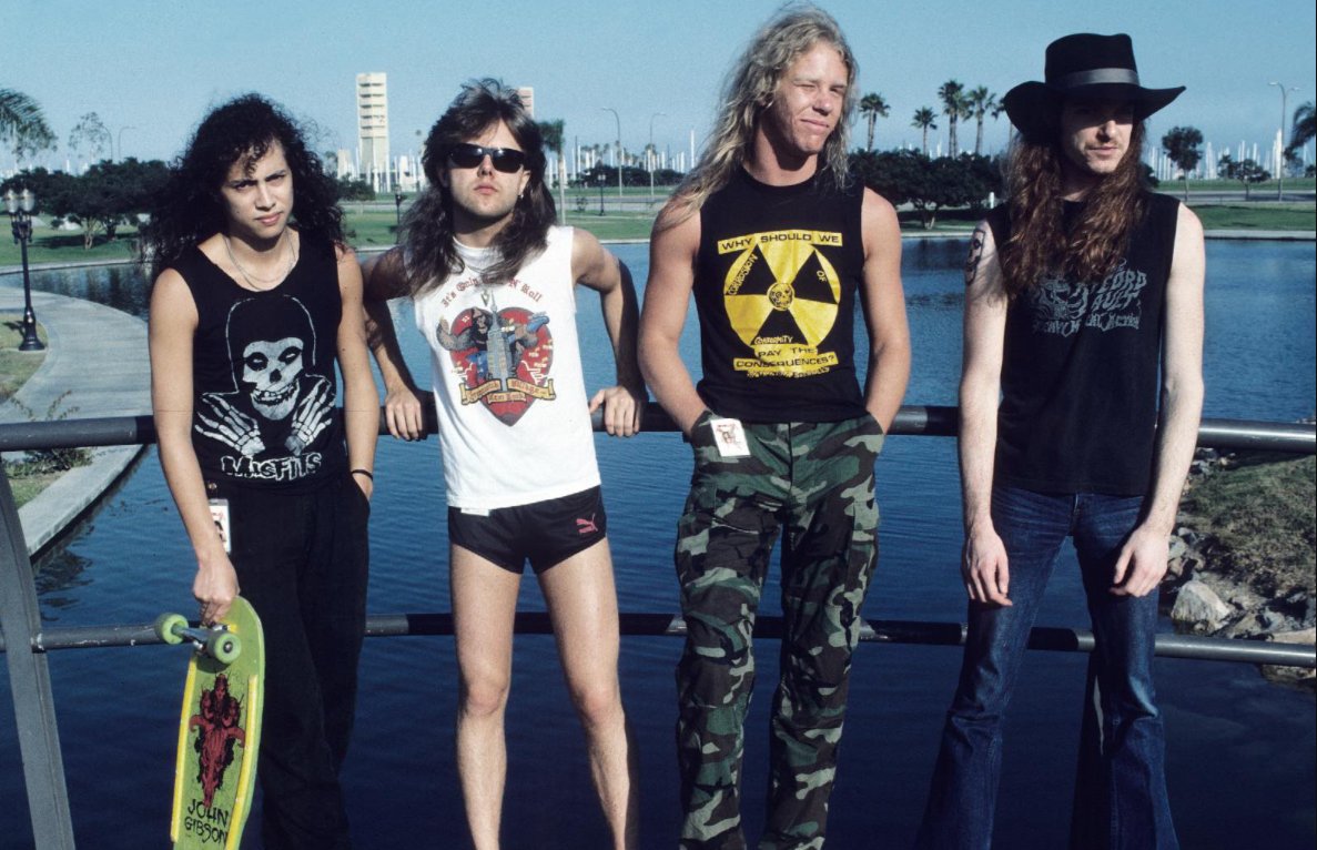 1187x766, 163 Kb / Металлика, Metallica, джинсы, шляпа, шорты, скейтборд, парк, озеро, футболка, майка