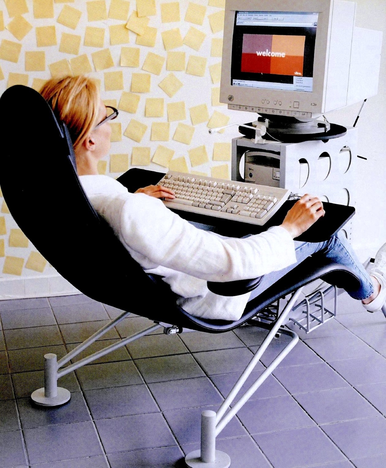 1260x1528, 631 Kb / кресло, монитор, компьютер, эргономика, очки