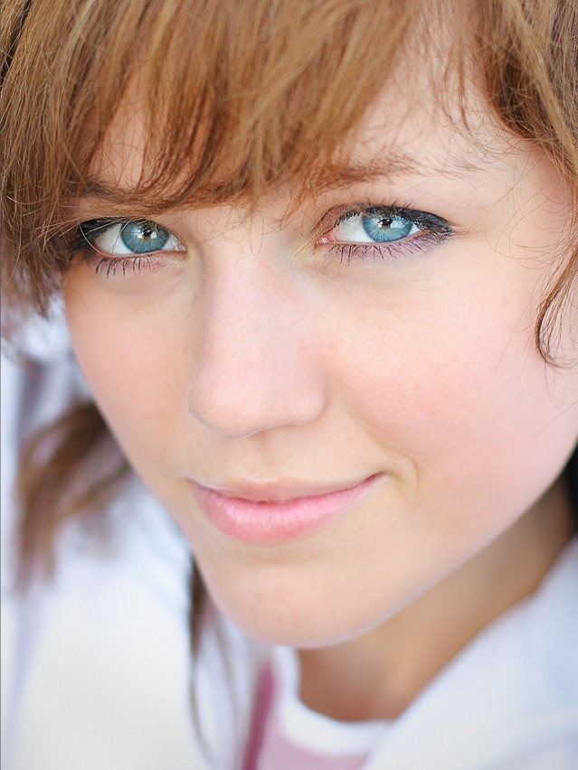 639x852, 92 Kb / портрет, голубоглазая