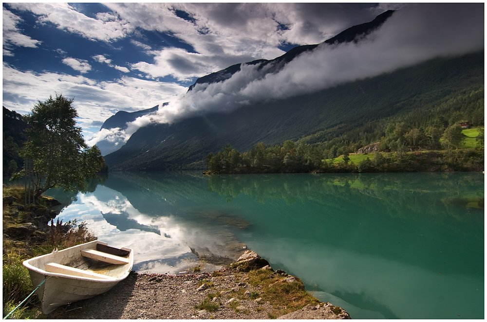 1000x662, 140 Kb / лодка, природа, горы, озеро