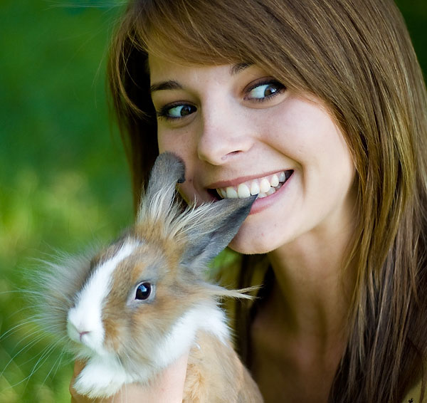 600x566, 93 Kb / девушка, кролик