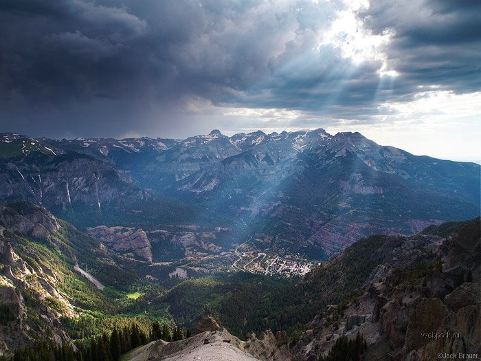 700x525, 92 Kb / горы, свет, небо, лучи